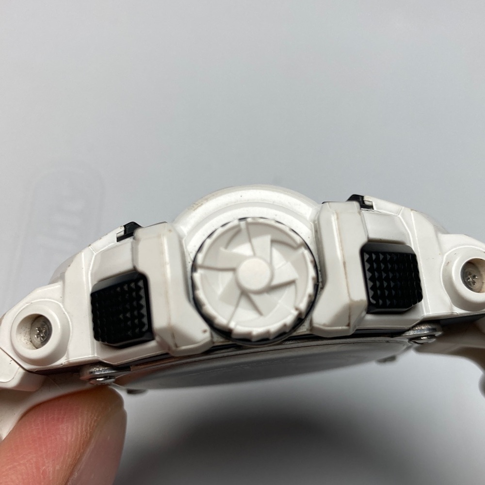 Casio Gshock GA-400, white black stormtrooper, new battery, light works - Picture 16 of 16